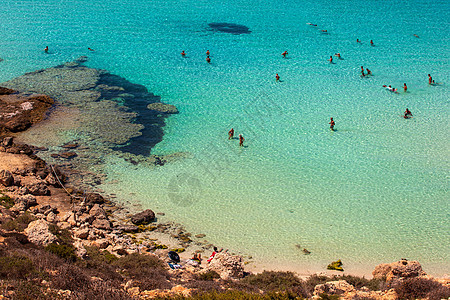 Lampedusa最著名的海景图海岸兔子晒黑胜地旅行棕褐色海滩假期悬崖旅游图片