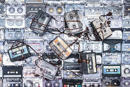 3月28日 2021年3月28日 白俄罗斯明斯克 一大批录音带桌子编辑技术磁带乐队塑料卷轴收藏玩家立体声图片
