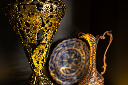 来自东部的旧铜罐 黑底黑底茶壶艺术金属纪念品手工工艺黑色餐具桌布花瓶图片