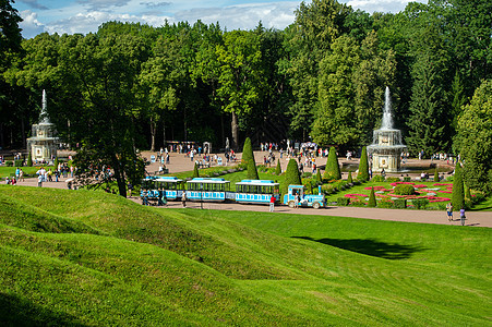 俄罗斯圣彼得堡彼得堡的彼得霍夫公园喷泉旅游金子花园风格雕塑地标纪念碑旅行历史图片
