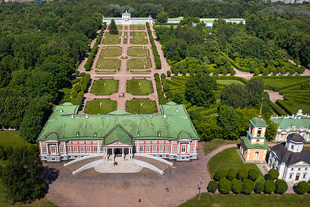 从俄罗斯莫斯科 Kuskovo 庄园的高度看 Kuskovo 庄园是十八世纪独特的纪念碑 是莫斯科的避暑别墅历史房子大厦天空休闲图片