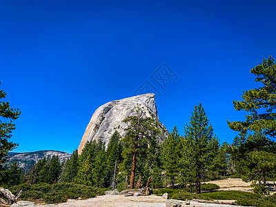 Yosemite国家公园半个多米穹顶水平风景圆顶地标国家地点山脉岩石花岗岩图片