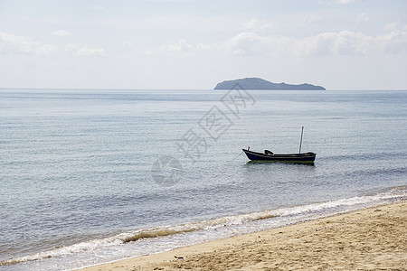 沙滩附近的小船 楚蓬省Sairee海滩Sandy海滩上的桑迪海滩海洋太阳地平线热带旅行日落渔夫天空海岸钓鱼图片