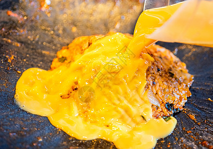 有鸡蛋和辣辣酱 猪肉和鱿鱼 吉州岛餐厅著名的南韩国菜食品的美味火山状炒饭勺子盘子午餐美食火山烹饪烧烤平底锅石板食谱图片