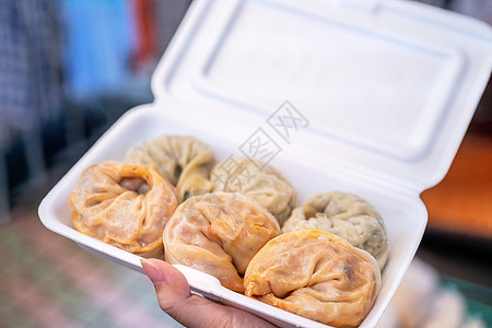 南韩传统市场中美味的蒸汽圆包子 特殊韩国街头食品烹饪 特写 bokeh 复制空间汽船文化美食背景街道食物盒子饺子蔬菜图片