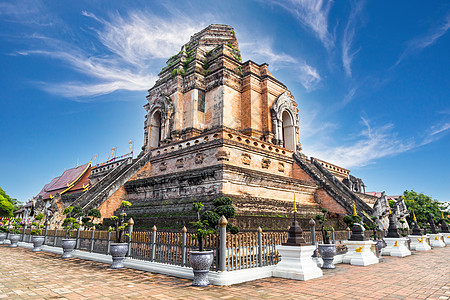 美丽的灯笼Yeepeng节和古老的寺庙 在泰国的佛教徒艺术旅行建筑学宝塔符号旅游庆典宗教游客图片