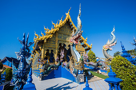 美丽的蓝色庙宇是泰国令人惊叹的寺庙佛教徒艺术崇拜佛塔木皮文化旅行建筑雕像教会图片