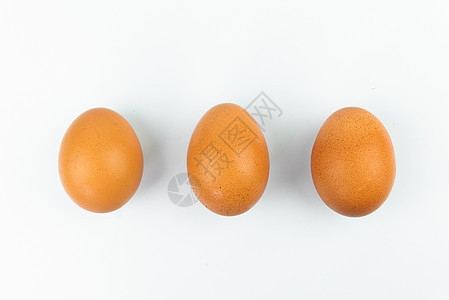 白背景上孤立的鸡蛋早餐烹饪农场棕色蛋壳团体食物黄色白色母鸡图片