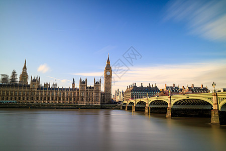 Big Ben和议会两院建筑蓝色观光天空历史旅游政治城市旅行房屋图片
