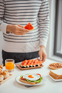 在家吃健康早餐 好吃极了杯子糕点果汁厨房西瓜面包橙子小吃盘子午餐图片