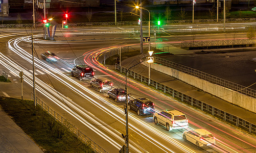 夜间路交叉路口城市运输景观速度车辆交通场景反射驾驶运动图片