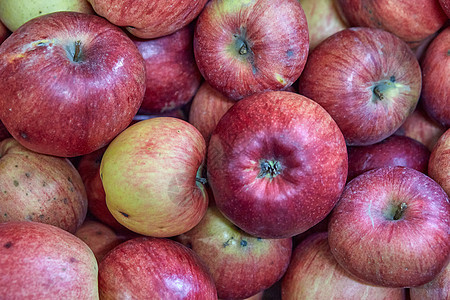 新鲜成熟红苹果作为背景图片