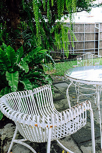 花园古老家具的详情装饰房子长椅复古建筑桌子奢华叶子椅子公园图片
