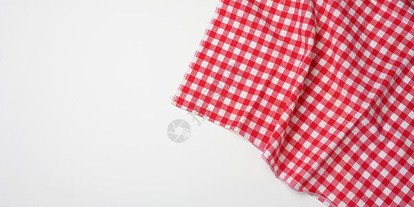 白色背景上折叠的棉红白餐巾纸餐厅空白棉布材料桌布正方形红色食物工作室抹布图片