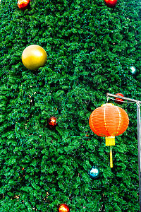 中国新年的灯笼 圣诞树和装饰品都配上图片