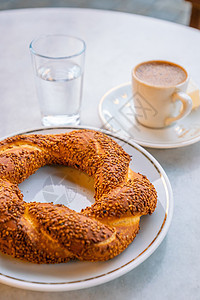 土耳其传统百吉饼在伊斯坦布尔与土耳其咖啡相仿食物文化美食小吃营养棕色面包粮食芝麻火鸡图片