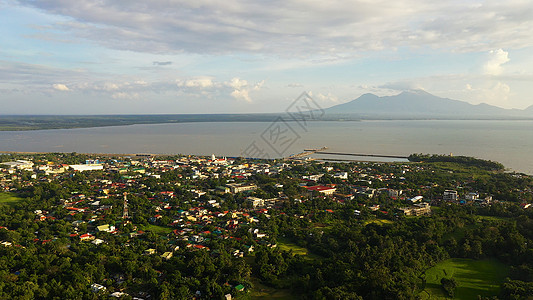 索索贡市 菲律宾吕宋亚州 在海边的亚洲小镇 最顶级风景热带鸟瞰图爬坡森林村庄天空建筑小岛城市旅行图片