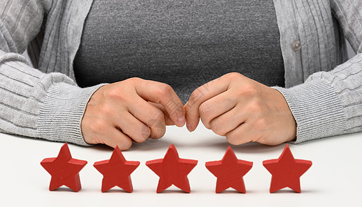 5个红星 最佳评分是拥有女性手的优异服务对象 白桌表White Table营销优胜者班级顾客客户质量排行投票女士名声图片
