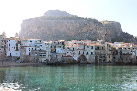 意大利西西里巴勒莫附近的中世纪村Cefaulu图片
