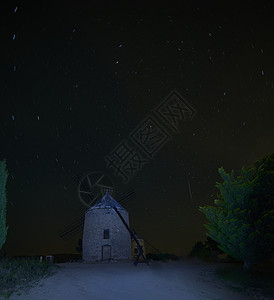 星夜 环极 楼梯上的风车图片