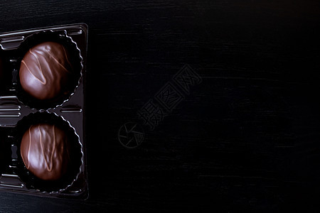 巧克力糖果盒装在盒子封口 复制空间图片