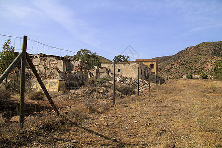 Rodalquilar村矿山废弃建筑的残存物矿物危险矿工历史矿业旅行石头房子废墟窗户图片
