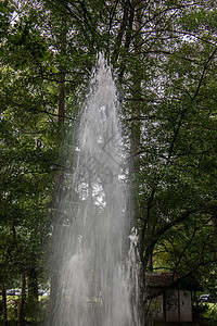 有喷泉的喷泉气泡水滴池塘景观公园正方形饮水机景点风景城市图片