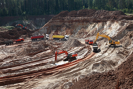 A 采石场砂矿开采商业工作矿业工人劳动技师运输加载工程货车图片