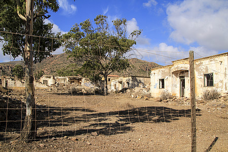 Rodalquilar村矿山废弃建筑的残存物金子金属窗户旅行历史性矿业石头历史矿物开发图片