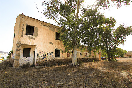 Rodalquilar村矿山废弃建筑的残存物工作石头历史性房子窗户矿业砖块金子建筑学矿物图片