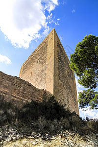 诺维达拉莫拉城堡塔塔堡垒石头入口警卫城堡水泥地标建筑学蓝色天空图片