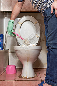手用洗手笔刷洗旧脏厕所碗洗涤剂打扫家政制品清洁工男人浴室卫生间家庭海绵图片
