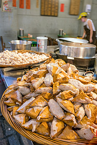 Jiufen旧街臭豆腐油炸美食盘子食物士林街道市场蔬菜小吃午餐图片