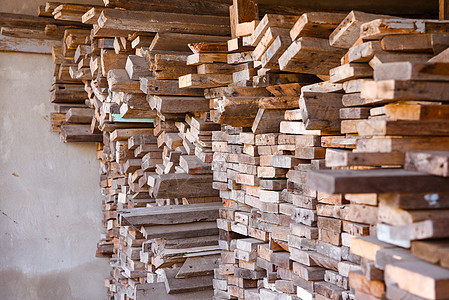 伐木厂 里面装满了伐木仓库 工厂和生产 环境产业和结构概念林业加工材料硬木木头森林建造木工资源贮存图片