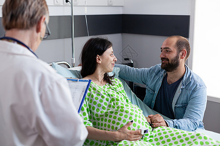 检查孕妇的妇产医生专家产妇母性孩子父母产科分娩设施成人婴儿图片