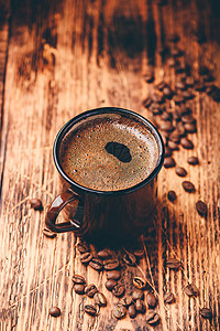 金属杯中黑咖啡芳香酿造休息热饮美食泡沫饮食服务文化早餐图片