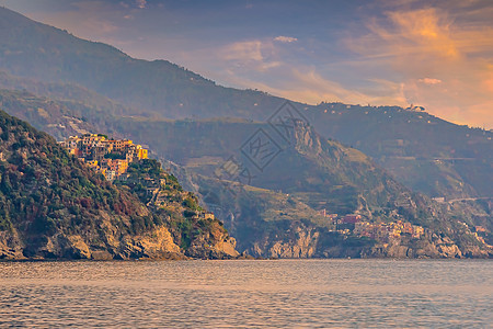 Corniglia 意大利辛克特尔的地中海沿岸山脉多彩的城市风景历史性大地建筑建筑学房屋假期全景旅游吸引力景观图片