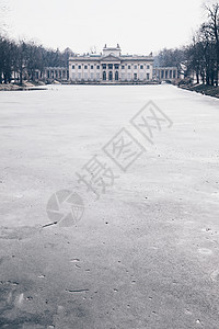 水上宫殿波兰华沙冬季Lazienki公园皇宫住宅花园树木博物馆城市旅行建筑国王抛光高度图片