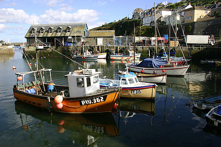英格兰港口有竹鱼渔船图片