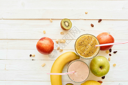 新鲜水果冰冻鸡尾酒酸奶早餐营养食物香蕉浆果排毒液体甜点果汁薄荷奶昔图片