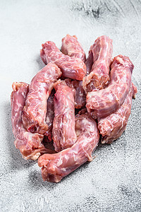 Raw 新鲜鸡颈肉 灰色背景 顶视图红色白色内脏火鸡产品脖子营养盘子饮食烹饪图片