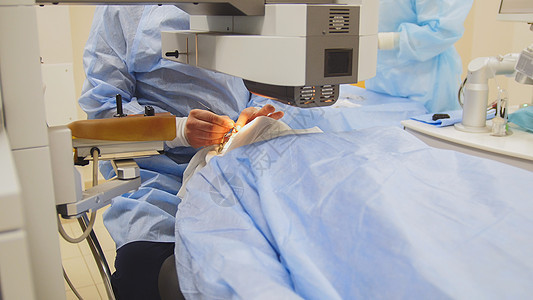 激光视力校正     眼科外科手术图片