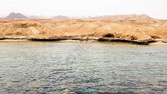 红海岩石海岸的美丽风景 在埃及迷人的酋长席克图片