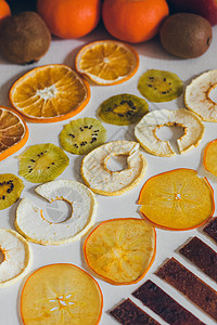 干自制健康新鲜脱水水果片 水果片 天然生素食有机零食 健康食品的概念小吃饮食筹码橙子芯片水果香蕉营养热带收成图片