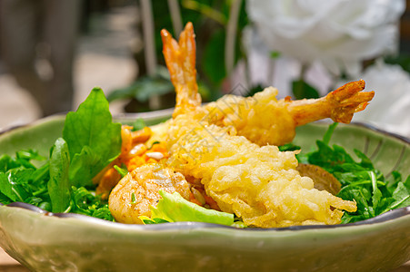 配沙拉的日本新鲜虾餐厅盘子蔬菜海鲜老虎美食小吃贝类对虾海胆图片