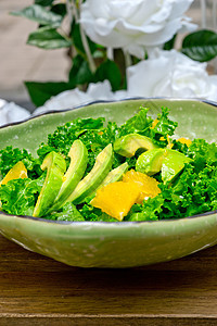 新鲜鳄梨沙拉减肥盘子叶子营养饮食午餐沙拉烹饪蔬菜食物图片