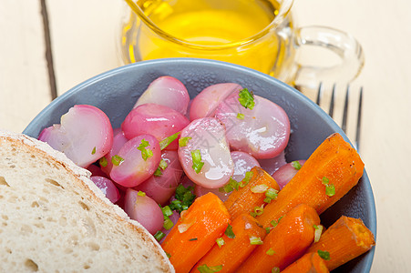 碗上蒸根蔬菜面包甜菜萝卜植物乡村洋葱韭菜营养紫色橙子图片
