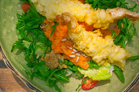 配沙拉的日本新鲜虾海鲜盘子饮食蔬菜海胆食物餐厅食品美食贝类图片