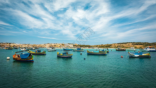 Marsaxlokk村附近渔船村庄旅行旅游钓鱼港口蓝色文化历史性传统绳索图片