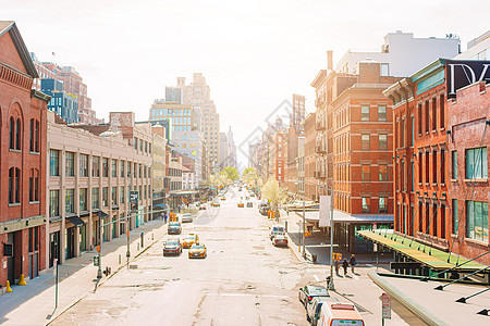 位于美国纽约曼哈顿西村的空街道汽车建筑公寓商业住宅旅行景观市中心晴天城市图片